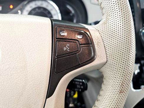 Used 2012 Toyota Sienna SE image 12