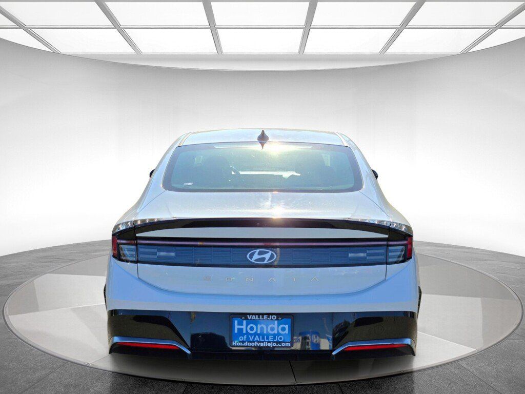 Used 2024 Hyundai Sonata SEL FWD image 4