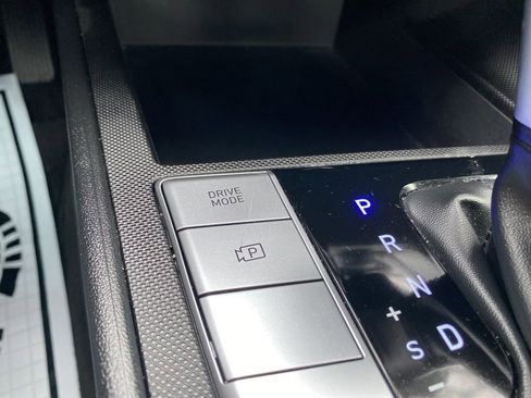 Certified 2023 Hyundai Elantra SEL image 21