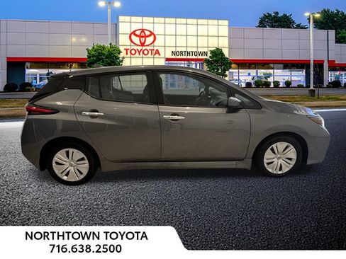 Used 2024 Nissan Leaf S FWD image 15