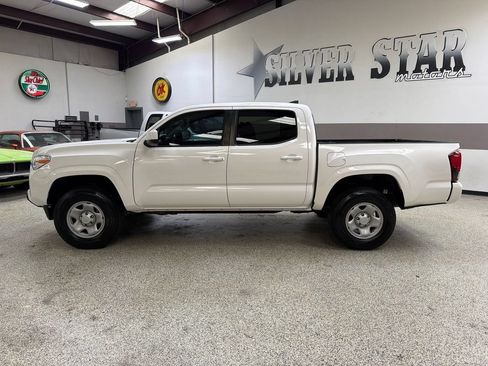 Used 2023 Toyota Tacoma SR w/ SR Convenience Package RWD image 3
