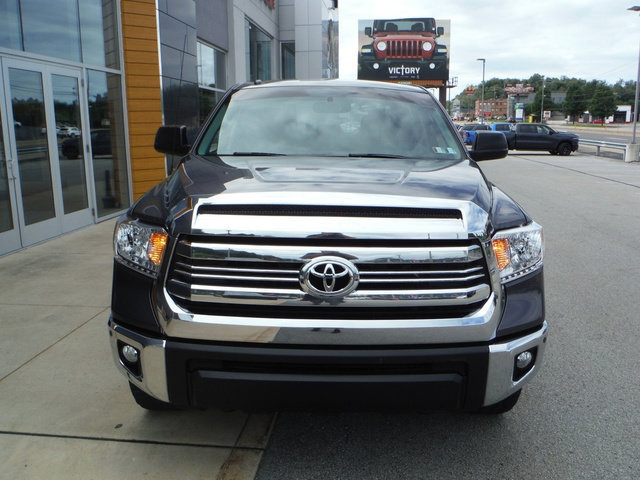 Used 2017 Toyota Tundra SR5 w/ TRD Off Road Package AWD/4WD image 14