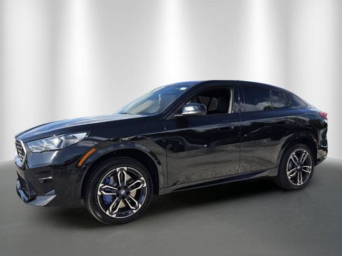 New 2026 BMW X2 xDrive28i w/ Technology Package AWD/4WD image 3