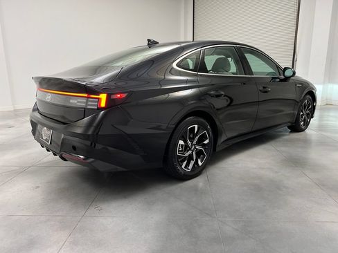 Used 2025 Hyundai Sonata SEL FWD image 9
