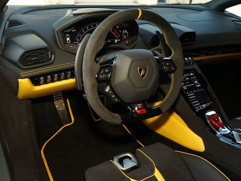 Used 2024 Lamborghini Huracan Tecnica image 11