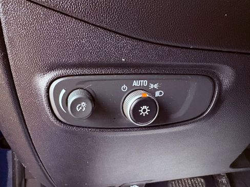 Used 2019 Chevrolet Equinox LT image 22