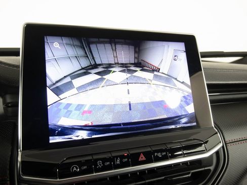 Used 2024 Jeep Compass Trailhawk image 22