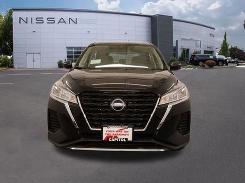 New 2025 Nissan Kicks Play S image 6