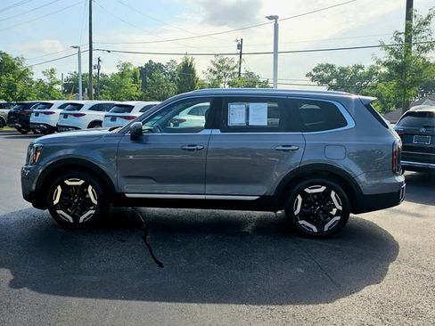 Used 2023 Kia Telluride EX w/ EX Captain's Chair Package FWD image 13