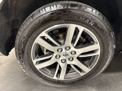 Used 2023 Ford Expedition Limited AWD/4WD image 27