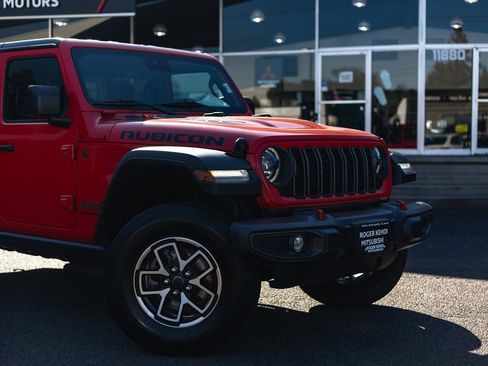 Used 2024 Jeep Wrangler Unlimited Rubicon image 3