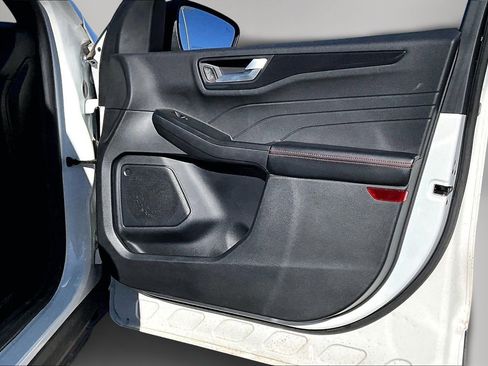 Used 2025 Ford Escape ST-Line w/ Equipment Group 301A image 28