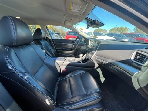 Used 2020 Nissan Maxima 3.5 SV w/ Floor Mat Group image 12