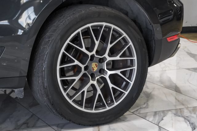 Used 2018 Porsche Macan Sport Edition AWD/4WD image 65