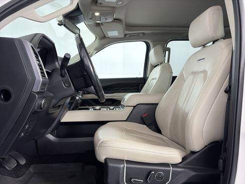 Used 2019 Ford Expedition Max Platinum AWD/4WD image 4