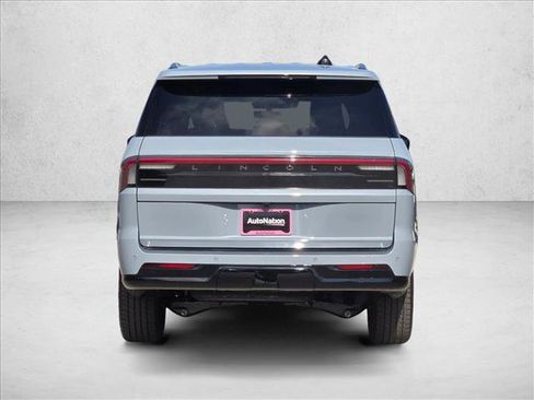 New 2025 Lincoln Navigator Reserve image 7