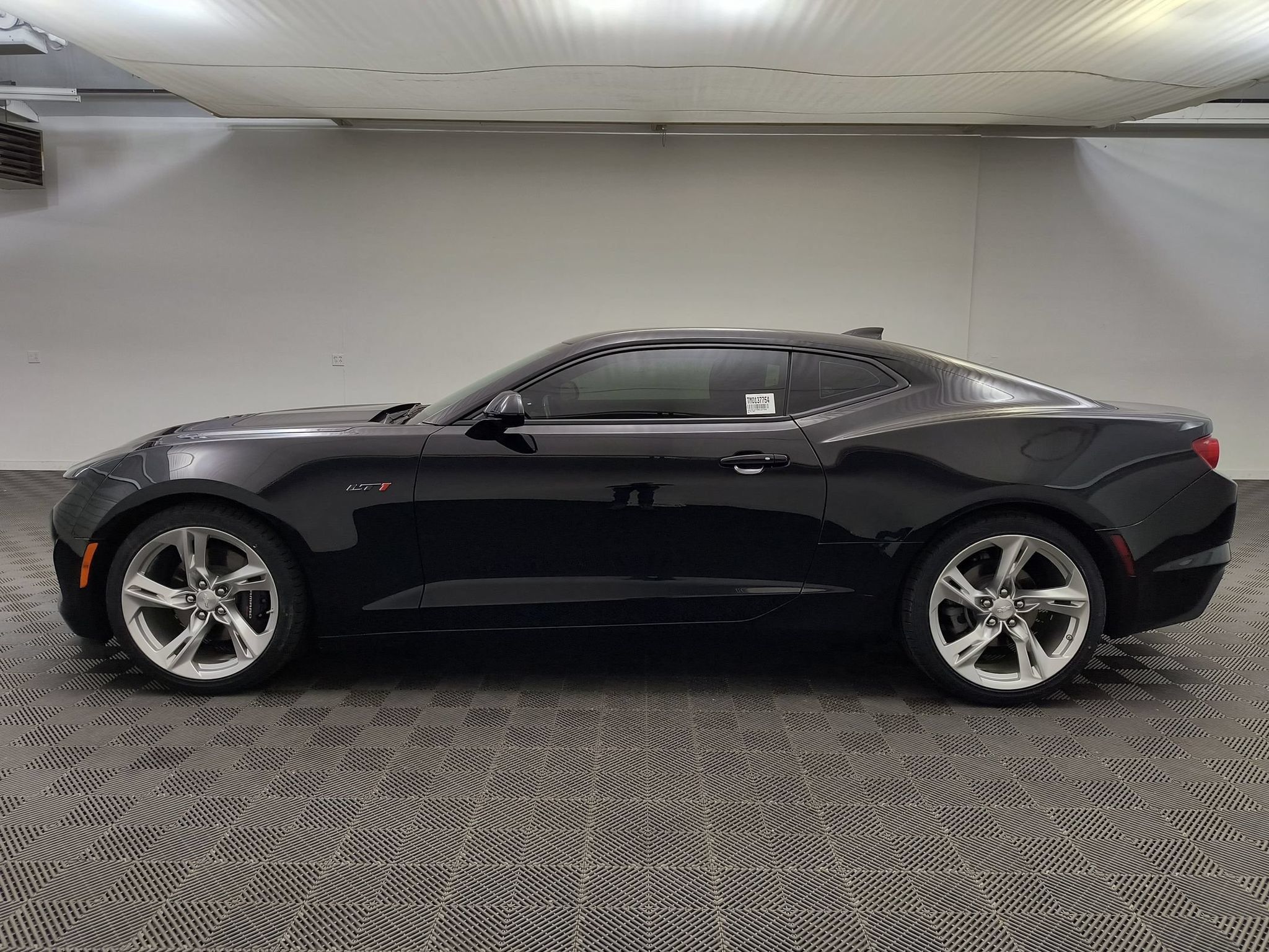 Used 2021 Chevrolet Camaro LT w/ Technology Package RWD image 2