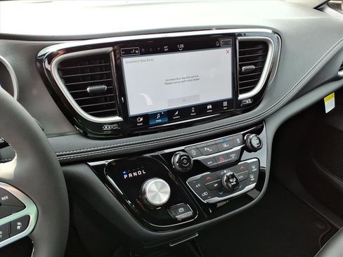 New 2026 Chrysler Pacifica Select image 23