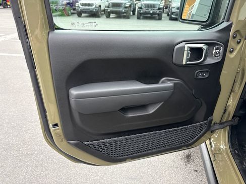 New 2026 Jeep Gladiator Willys image 7