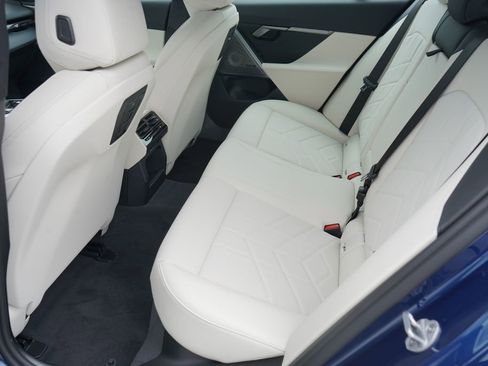 Used 2025 BMW 540i xDrive w/ M Sport Package AWD/4WD image 20