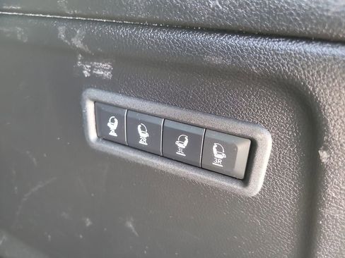 Used 2024 Jeep Wagoneer L Series II w/ Flexible Seating Group RWD image 11