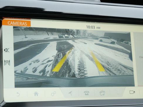 Used 2020 Land Rover Discovery HSE image 32