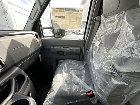 New 2024 Ford E-350 and Econoline 350 Super Duty image 14