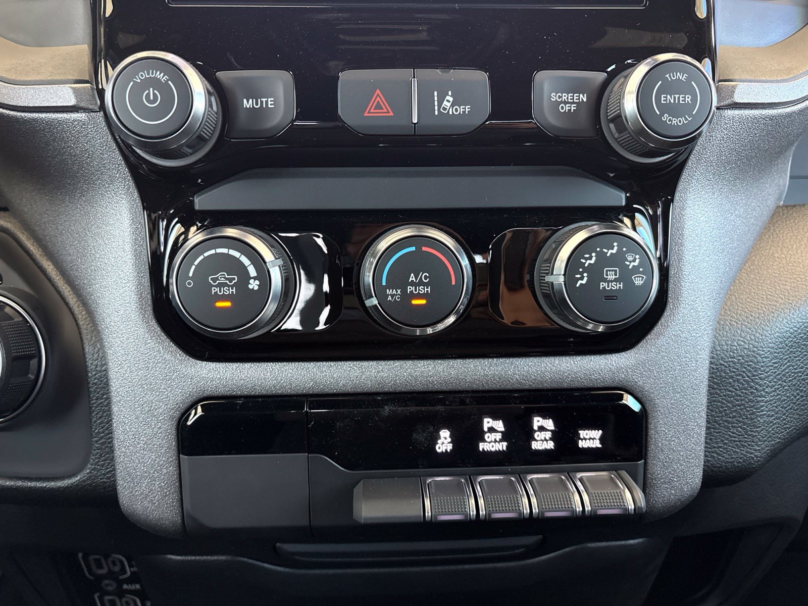 New 2026 RAM 1500 Express RWD image 21