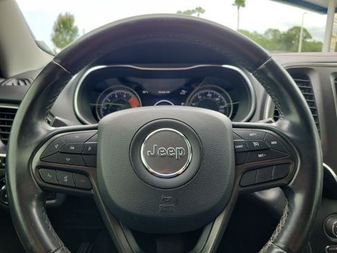 Used 2019 Jeep Cherokee Trailhawk w/ Trailer Tow Group AWD/4WD image 16