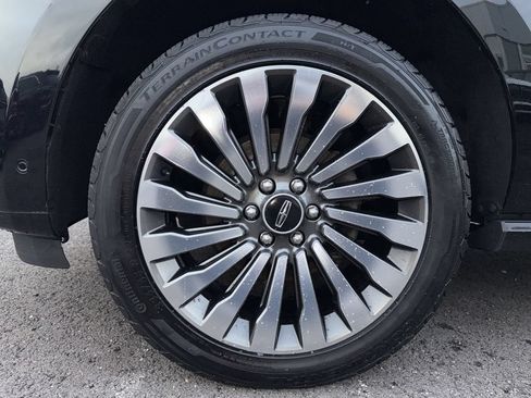 Used 2018 Lincoln Navigator L Reserve w/ Technology Package AWD/4WD image 19