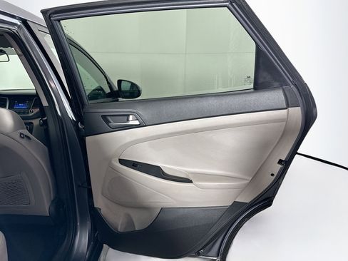 Used 2018 Hyundai Tucson SE image 27