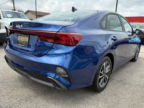 Used 2023 Kia Forte LXS w/ LXS Technology Package FWD image 9