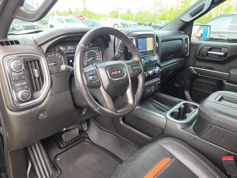 Used 2022 GMC Sierra 1500 AT4 w/ AT4 Preferred Package image 10