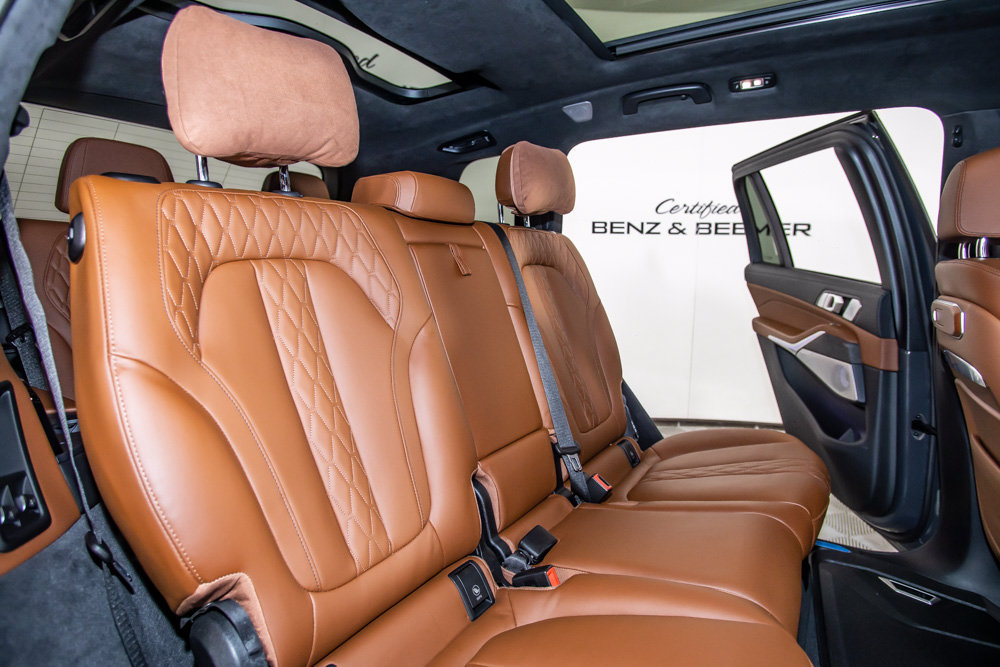 Used 2024 BMW X7 M60i AWD/4WD image 17