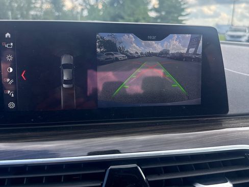 Used 2019 BMW 530i xDrive w/ Convenience Package AWD/4WD image 6