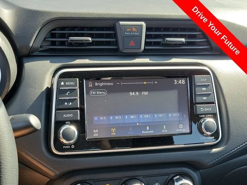 Used 2025 Nissan Versa S FWD image 9