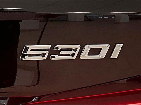 Used 2023 BMW 530i w/ Premium Package RWD image 29