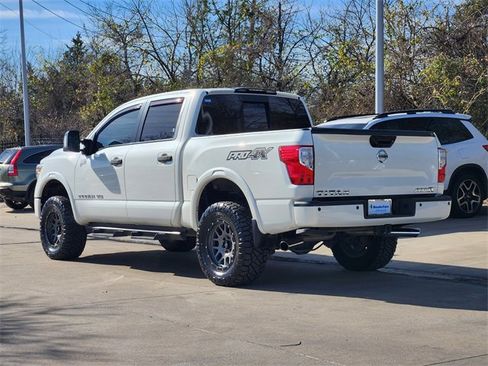 Used 2018 Nissan Titan PRO-4X w/ Pro-4x Convenience Package image 4