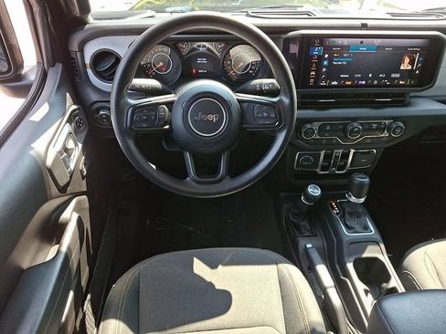 Used 2024 Jeep Gladiator Sport AWD/4WD image 13
