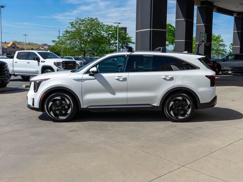 Certified 2026 Kia Sorento EX AWD/4WD image 4