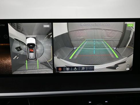 Used 2025 INFINITI QX80 Sensory image 16