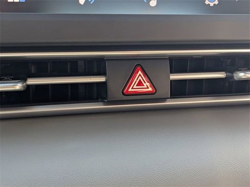 Used 2025 Hyundai Elantra Sport image 24