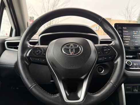 Used 2022 Toyota Corolla Cross XLE image 23