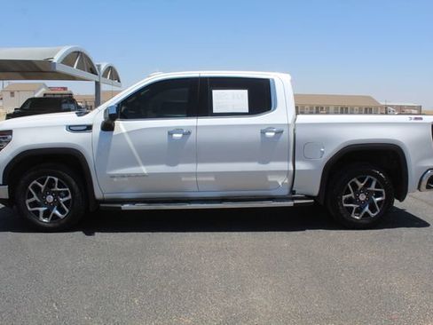 Used 2025 GMC Sierra 1500 SLT AWD/4WD image 8