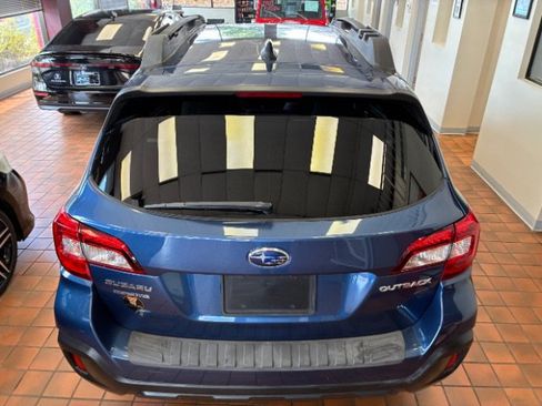 Used 2019 Subaru Outback 2.5i Limited AWD/4WD image 11
