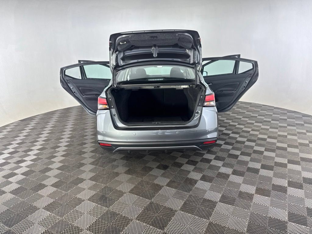 Used 2025 Nissan Versa SV FWD image 17