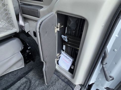 New 2025 GMC Savana 2500 Extended w/ Driver Convenience Package image 33