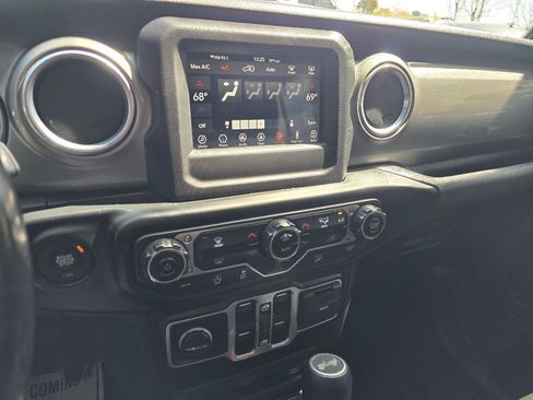 Used 2021 Jeep Wrangler Unlimited Sahara image 18