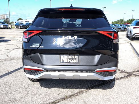 Used 2025 Kia Sportage LX FWD image 5