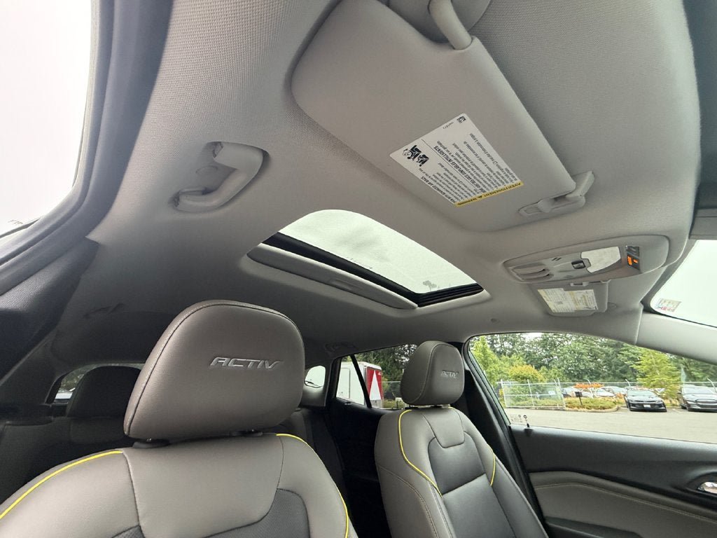 Used 2024 Chevrolet Trax ACTIV w/ Sunroof Package FWD image 28